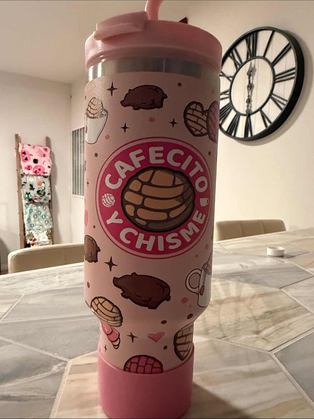 Pink 'Cafecito y Chisme' Travel Tumbler